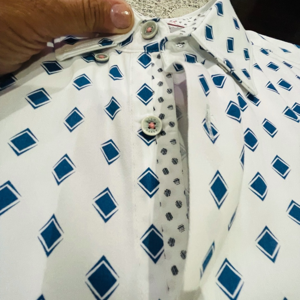 Ted Baker shirt. Fits like a L/XL (size 5) - Picture 4 of 5